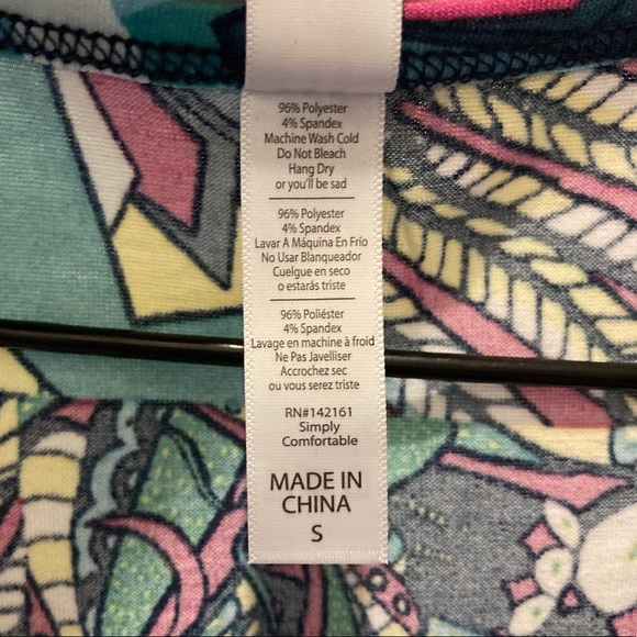 $6 / $8 / $10 SALE!
S LuLaRoe Classic T - Picture 7 of 8